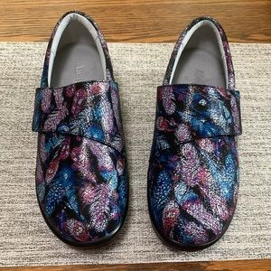 Alegria by PG Lite WMS 40 Eur 9.5 US  Feather Design Shoes